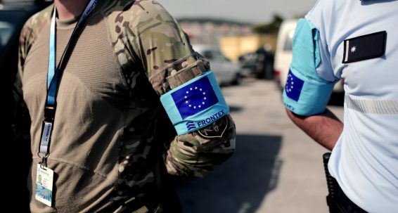 Thousands apply for EU border guard posts  