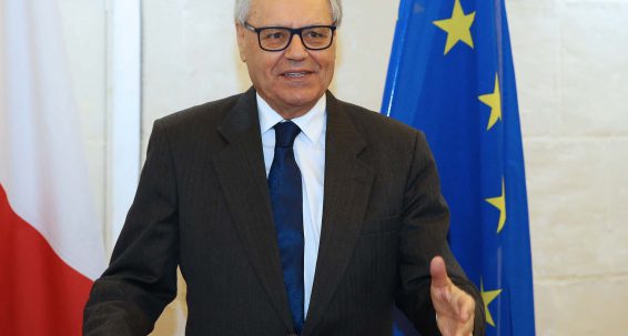 ‘Edward Scicluna irid jirriżenja’ immedjatament  