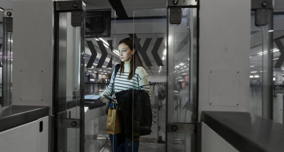 Border security: MEPs endorse gradual roll-out of Entry-Exit System  