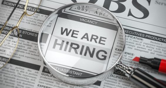 Decrease of 421 job vacancies in the first three months  